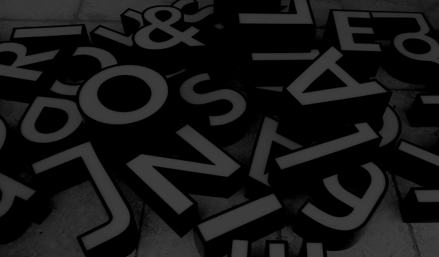 لوحات اعلاتية حروف بارزة